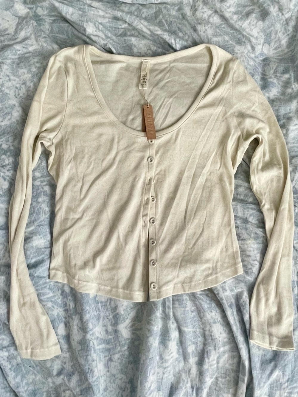 NWT SKIMS logo poinetelle cropped long sleeve tee button up cardigan Bone L